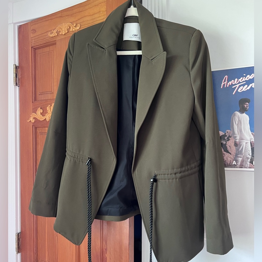 Forest green blazer in perfect condition, worn 3-4 times